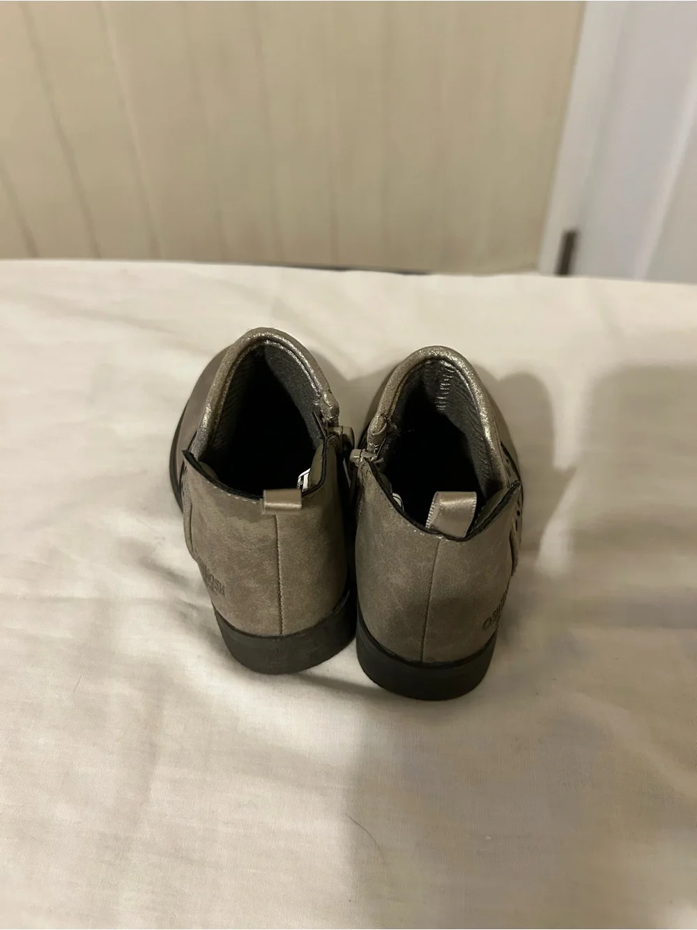 Oshkosh B’gosh Estell Toddler Ankle Boots/Taupe Laser Cut/Toddler’s Size 7 M